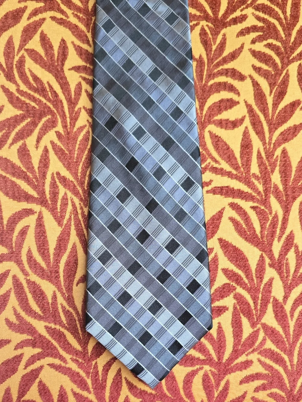 Classic Men's Gray & Black Plaid Tie - Versatile Formal Accessory